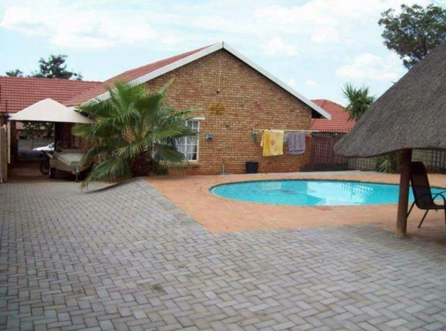 3 Bedroom Property for Sale in Azalea Park North West